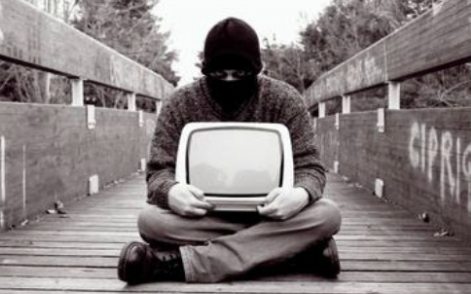 “IDIOTAS ÚTILES DEL TERRORISMO”