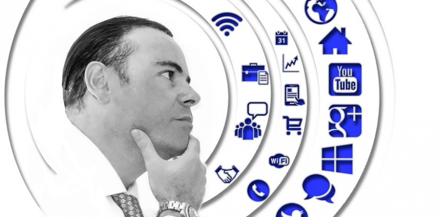 NUESTRAS REDES SOCIALES HUELEN MAL