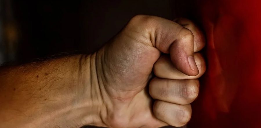 NOS SIGUEN PEGANDO ABAJO